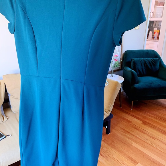 Dress - Picture 3 of 4